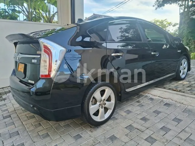 Toyota Prius 2014 photo 2