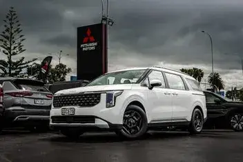 Kia Carnival 2024 photo 2