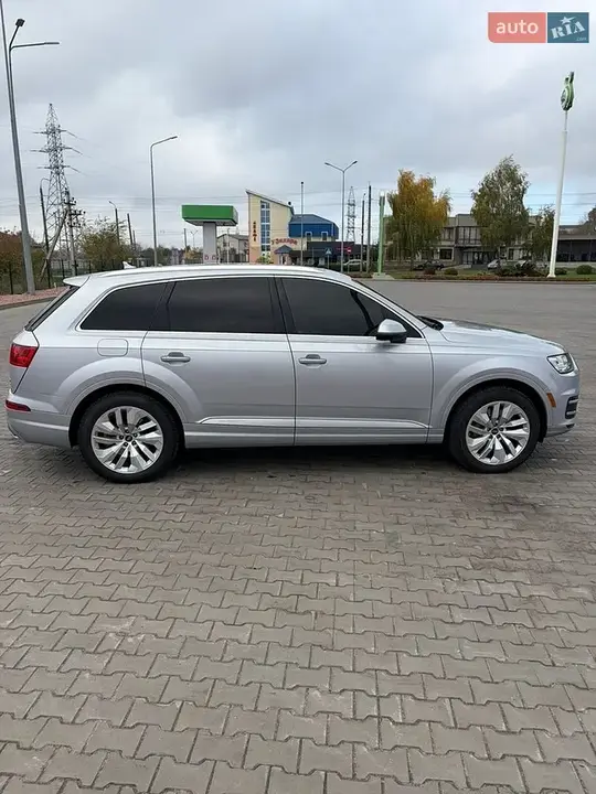 Audi Q7 2016 photo 3