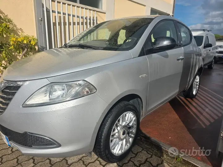 Lancia Ypsilon 2013 photo 2