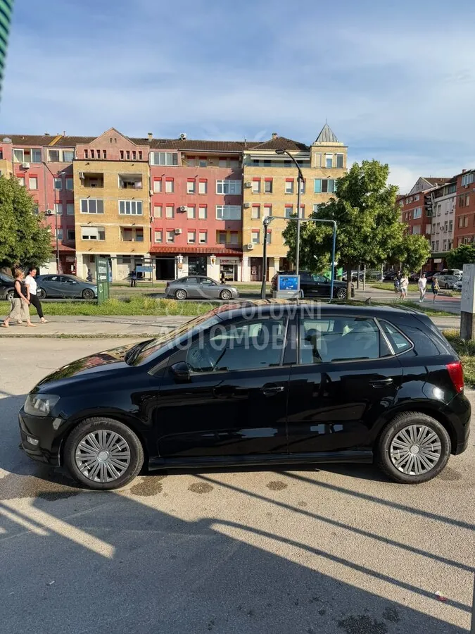 Volkswagen Polo 2010 photo 5
