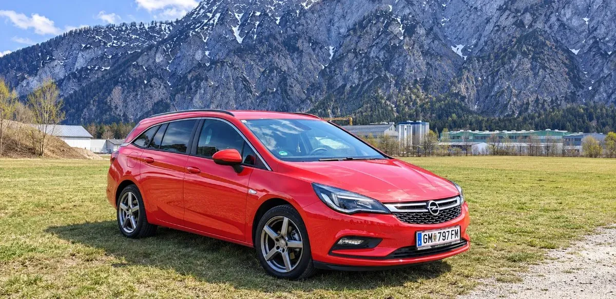 Opel Astra 2017 photo 2