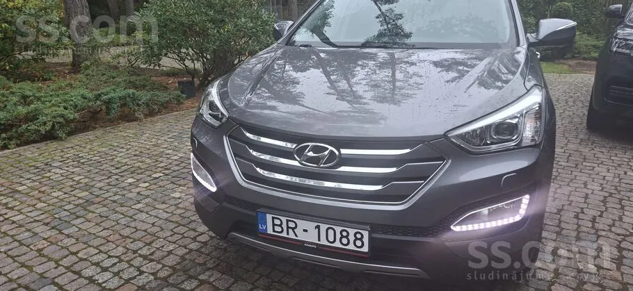 Hyundai Santa Fe 2013 photo 2