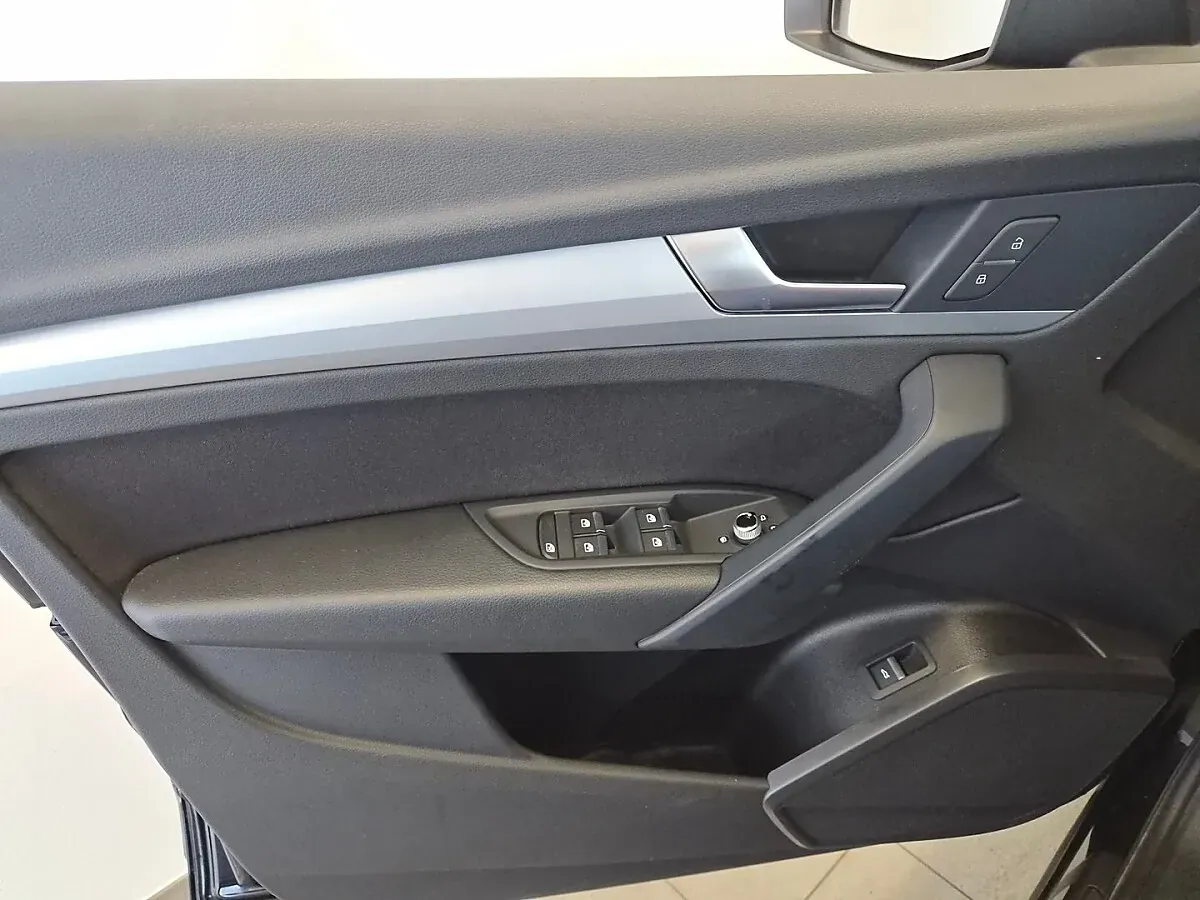 Audi Q5 2023 photo 3