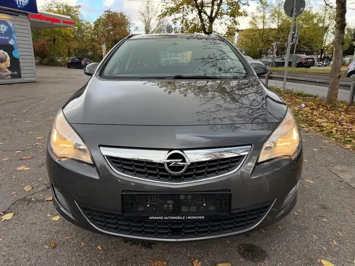 Opel Astra J