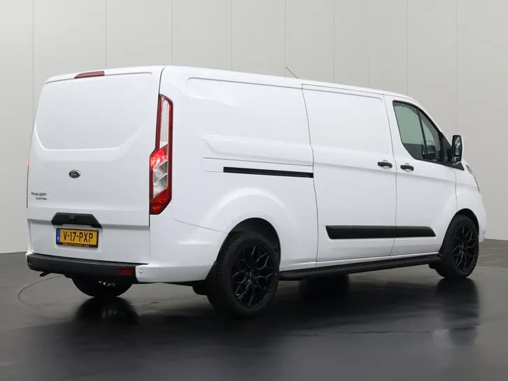 Ford Transit Custom 2022 photo 2