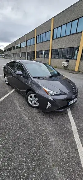 Toyota Prius 2018 photo 2