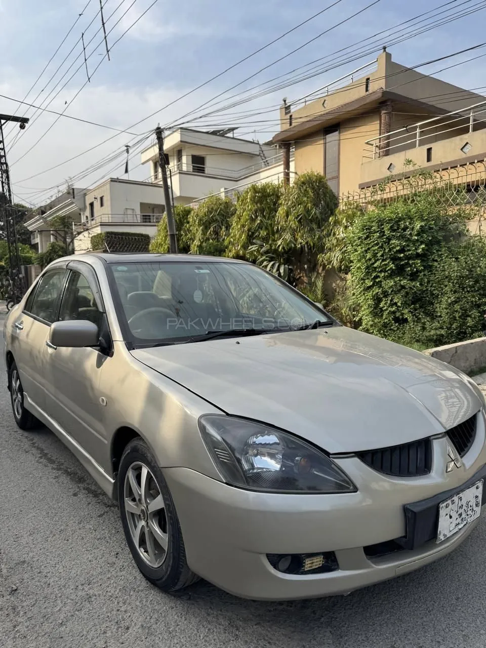 Mitsubishi Lancer