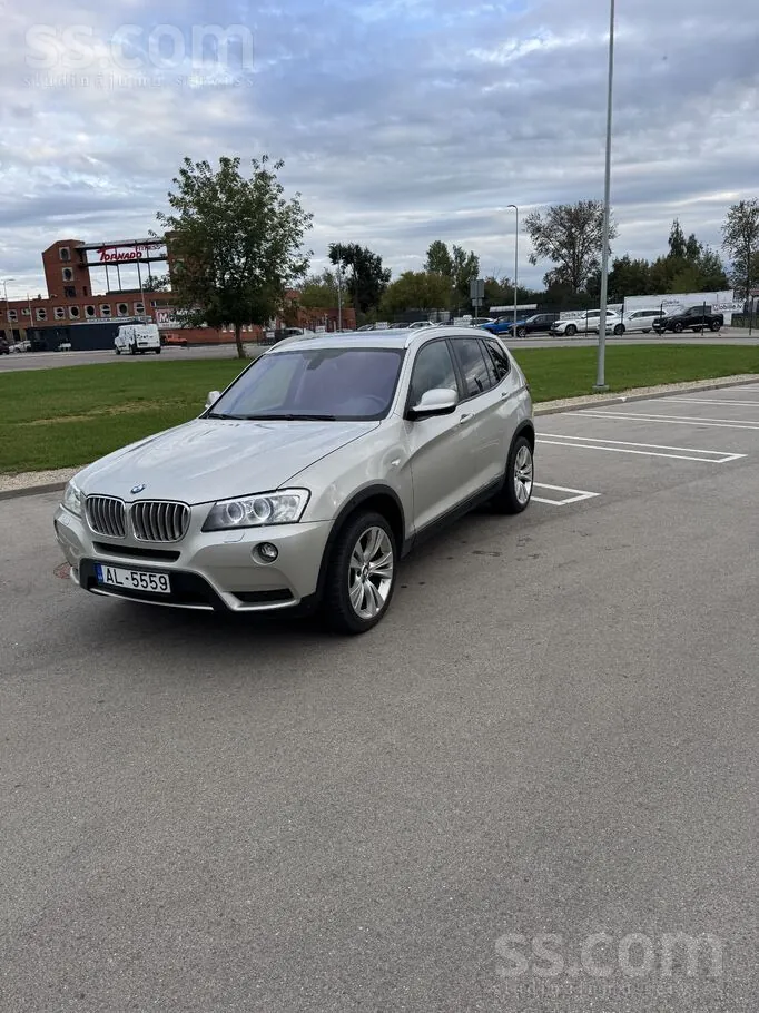 BMW X3 2012 photo 2