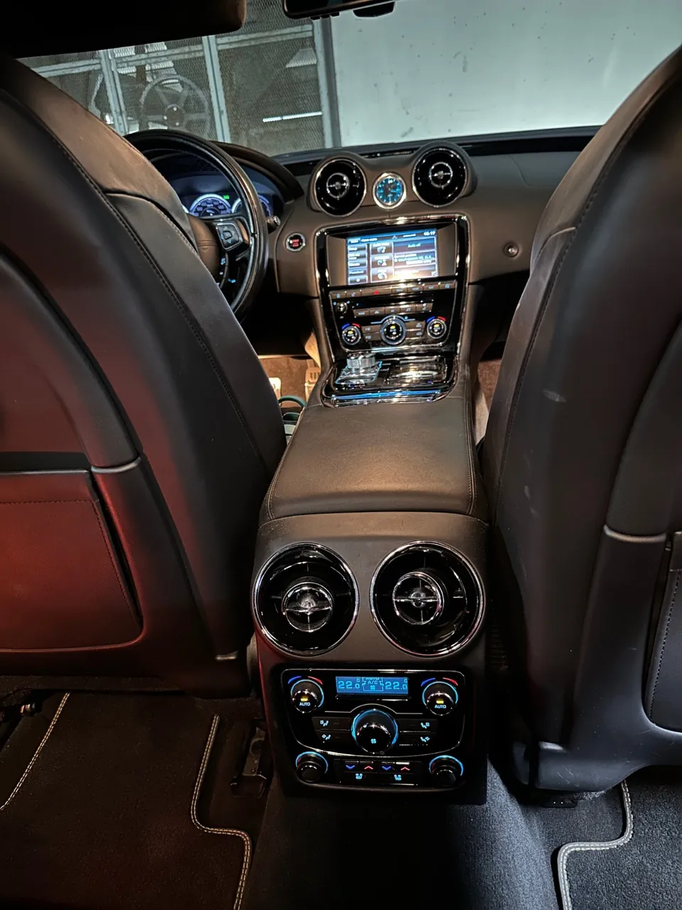 Jaguar Xj 2015 photo 5