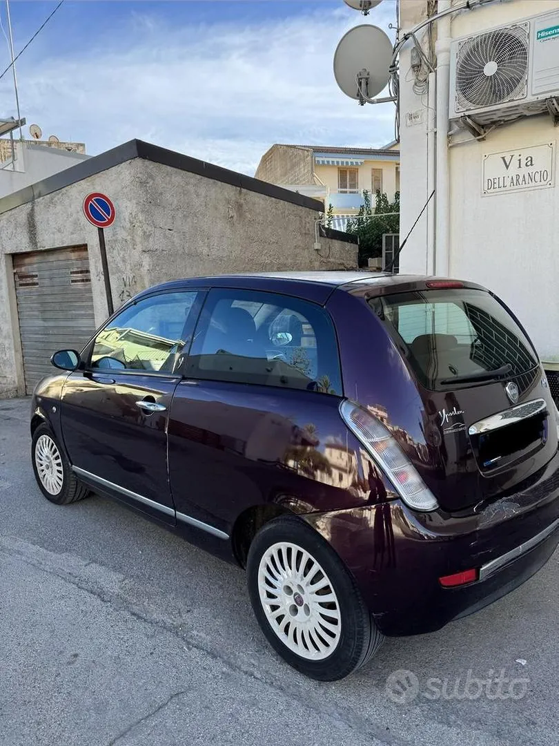 Lancia Ypsilon