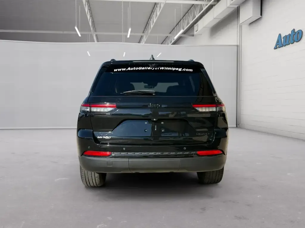 Jeep Grand Cherokee 2023 photo 4