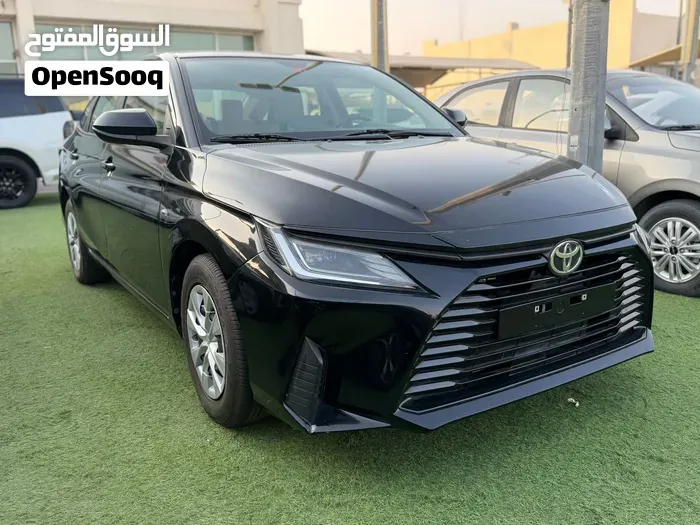 Toyota Yaris 2023 photo 2