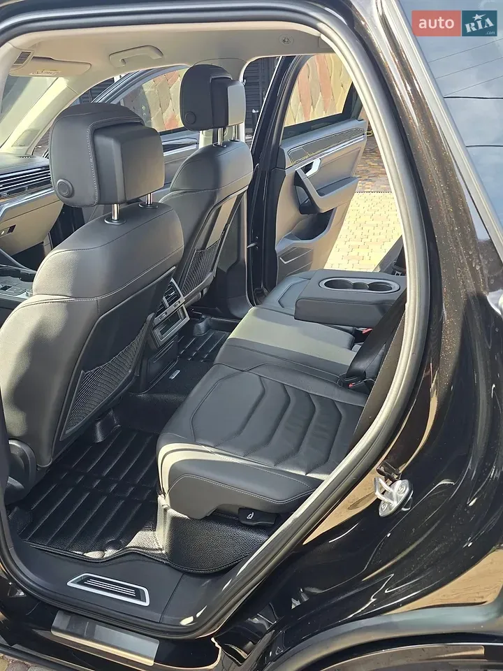 Volkswagen Touareg 2021 photo 2