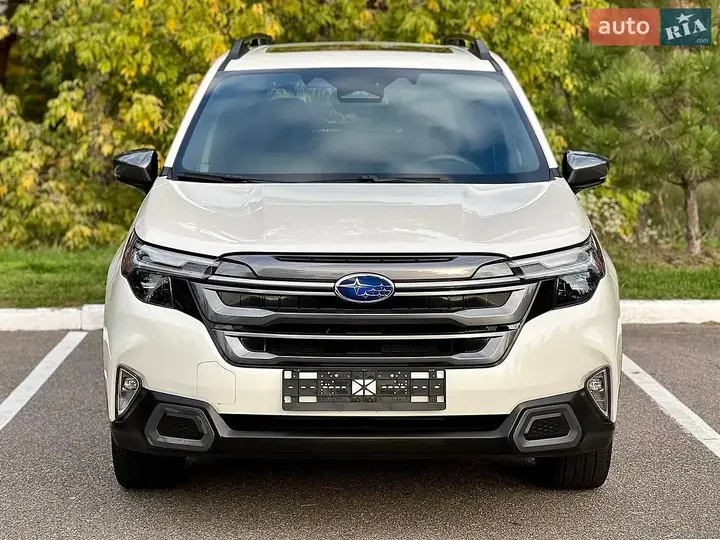 Subaru Forester 2024 photo 2