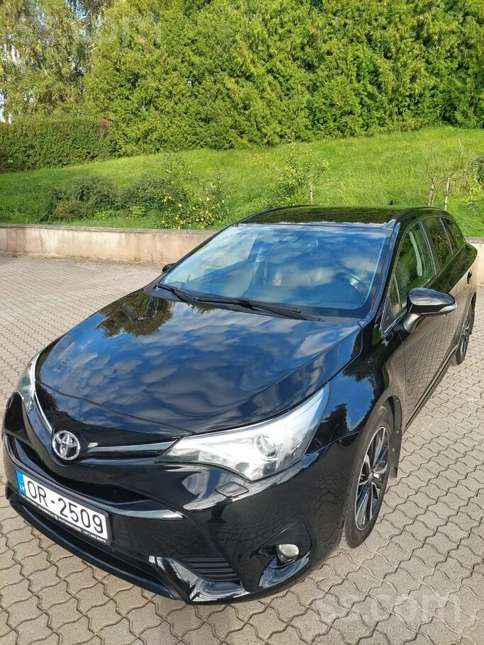 Toyota Avensis 2018 photo 2