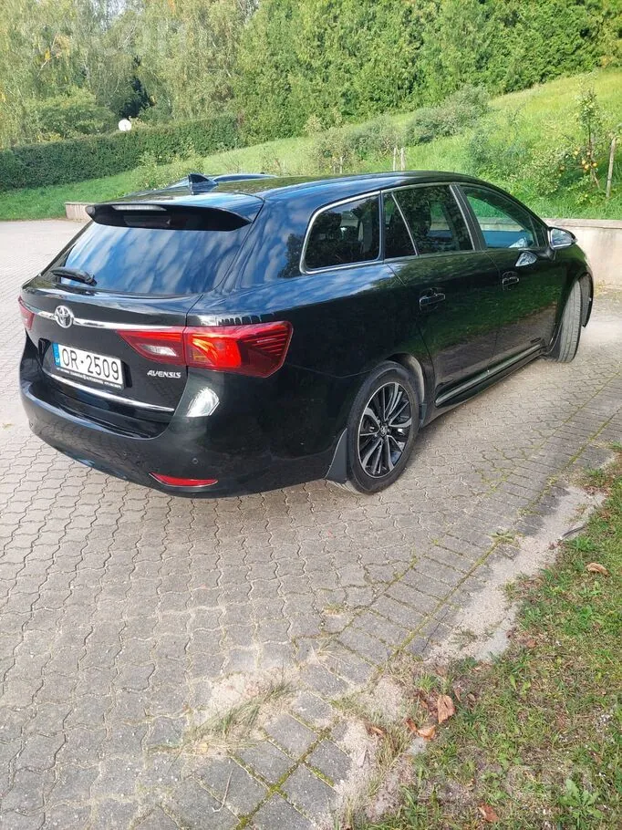 Toyota Avensis 2018 photo 3