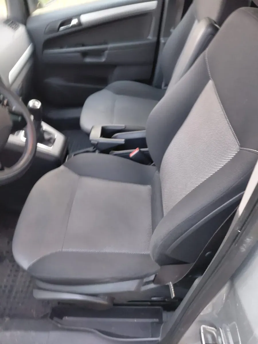 Opel Zafira 2012 photo 3
