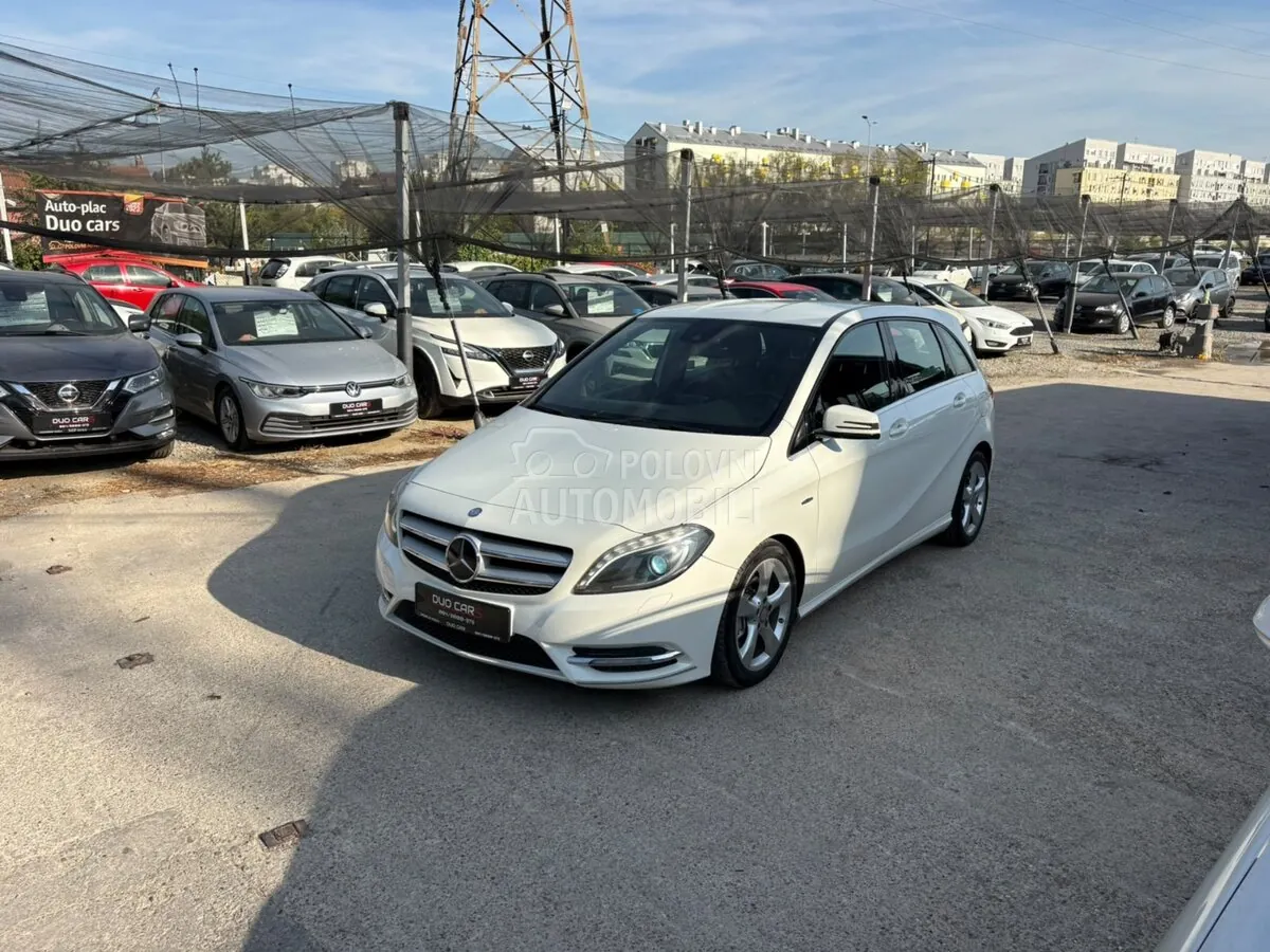 Mercedes-Benz B 200