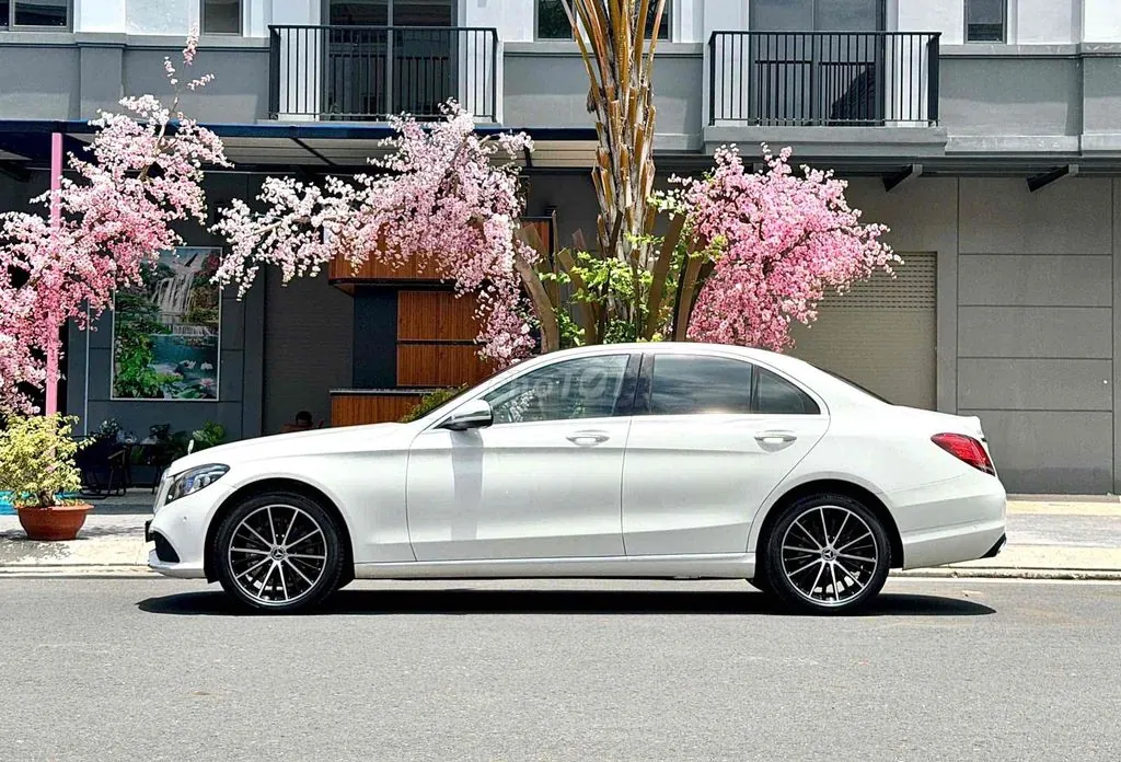 Mercedes-Benz C-Class 2021 photo 4