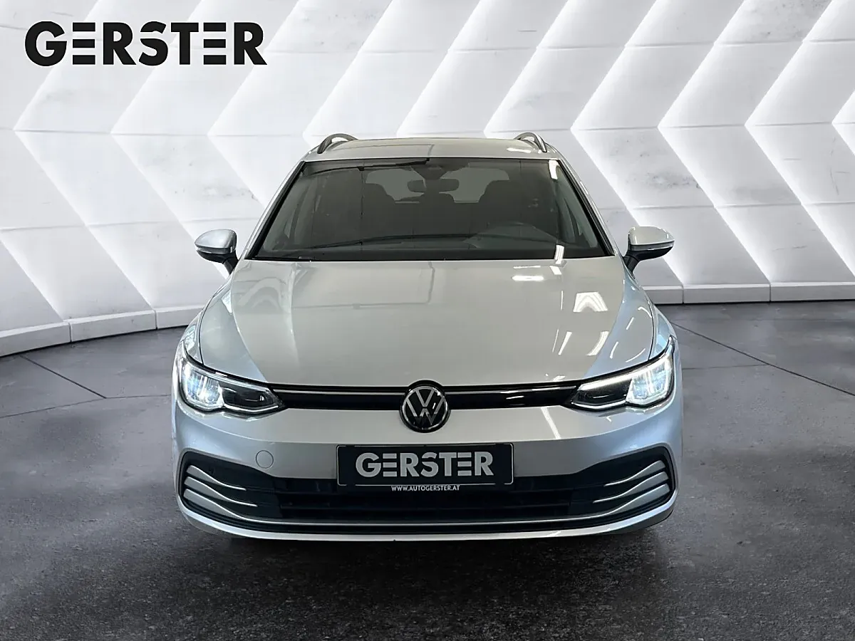 Volkswagen Golf 2023 photo 2