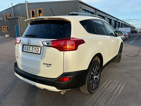 Toyota Rav4 2015 photo 3