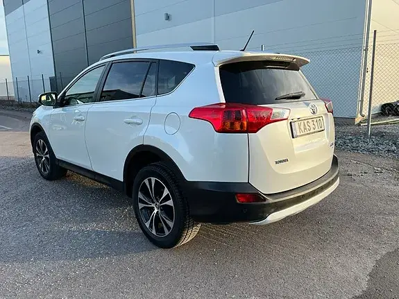 Toyota Rav4 2015 photo 2
