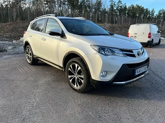Toyota Rav4 2015 photo 4