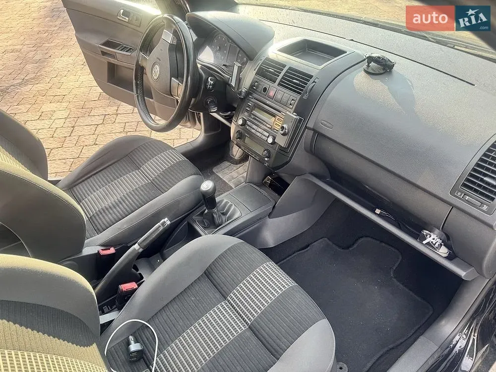 Volkswagen Polo 2009 photo 2