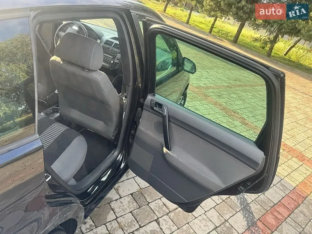 Volkswagen Polo 2009 photo 4