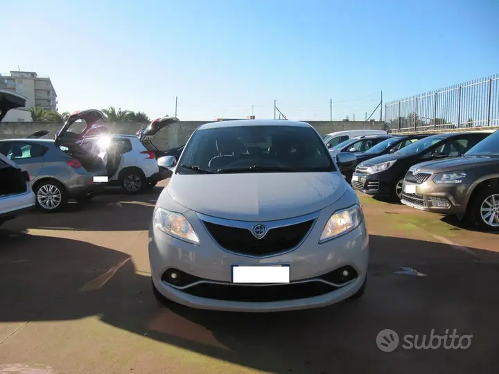 Lancia Ypsilon 2017 photo 2