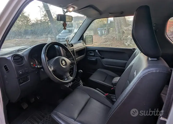 Suzuki Jimny 2013 photo 4