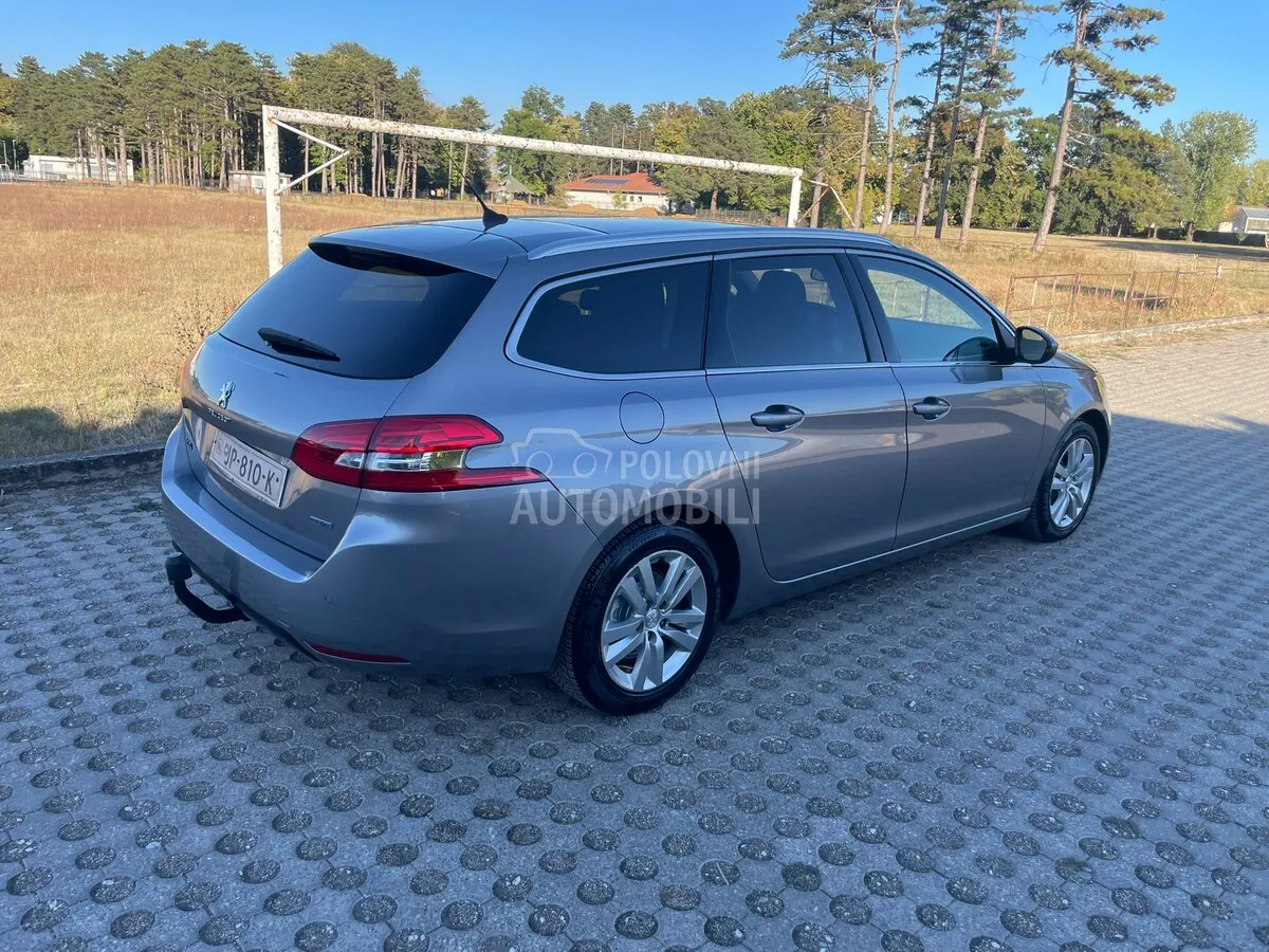 Peugeot 308 2015 photo 5