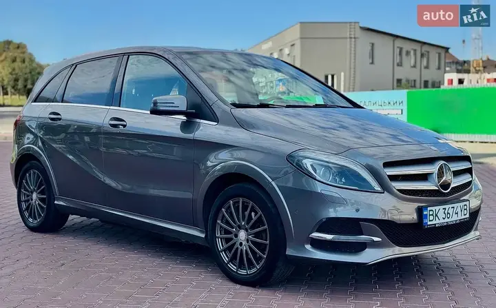 Mercedes-Benz B-Class 2015 photo 3