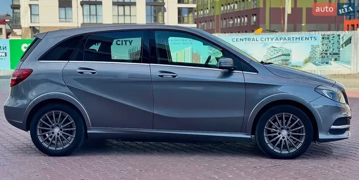 Mercedes-Benz B-Class 2015 photo 4