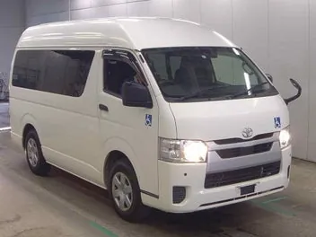 Toyota Hiace 2020 photo 2