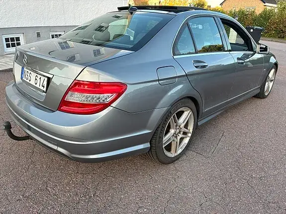 Mercedes-Benz C 220 2011 photo 2