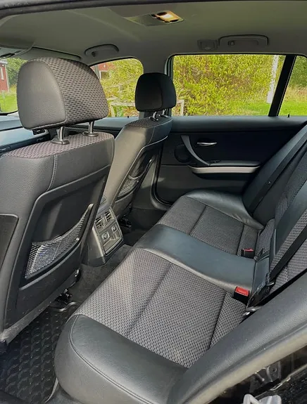 BMW 320D 2010 photo 4