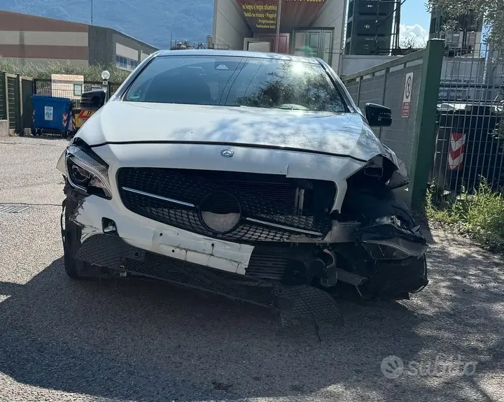 Mercedes-Benz A160