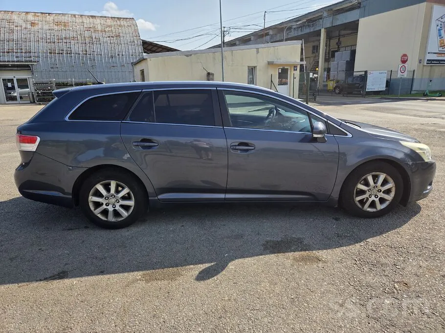Toyota Avensis 2009 photo 4
