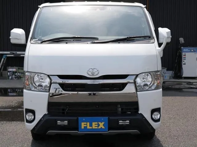Toyota Hiace 2020 photo 2