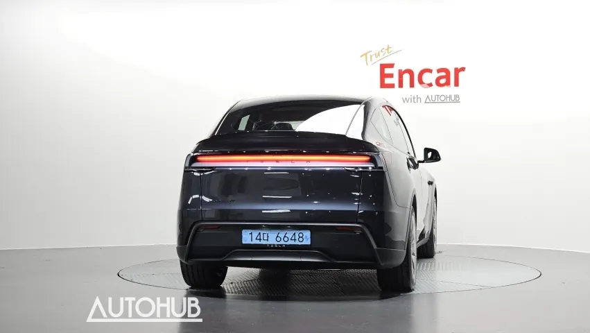 Tesla Model Y 2026 photo 4
