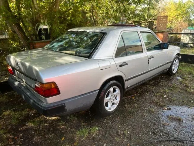 Mercedes-Benz 260
