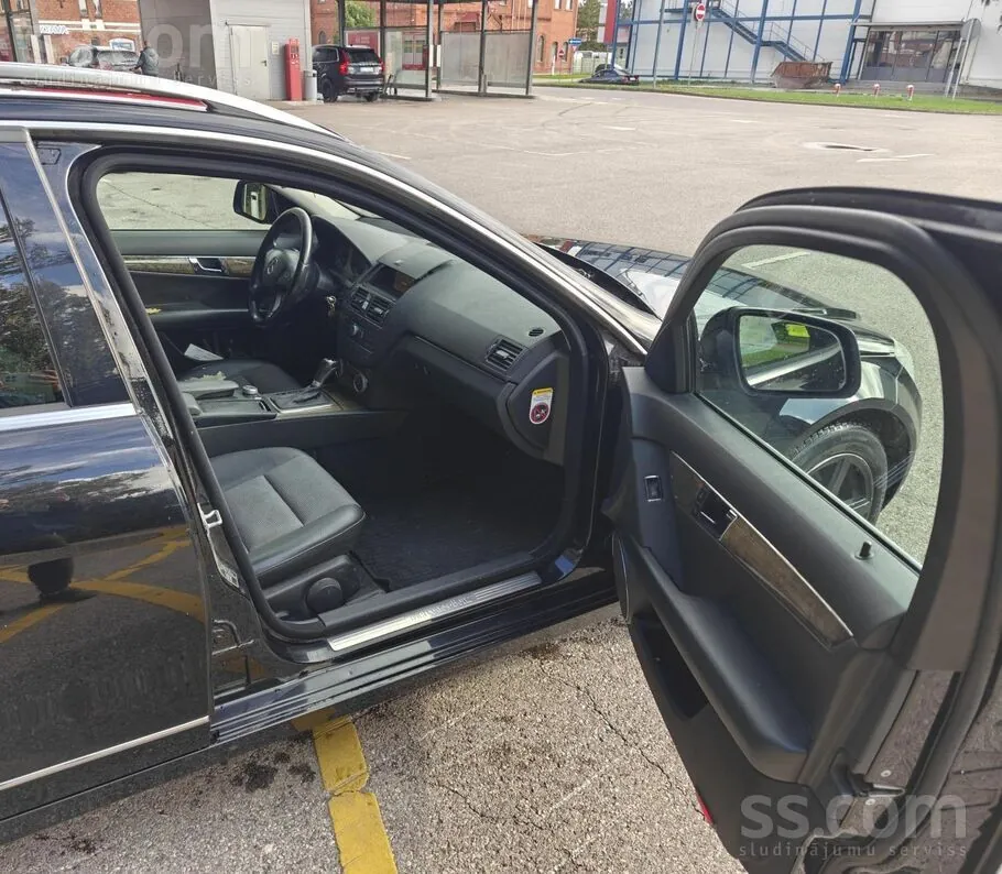 Mercedes-Benz C200