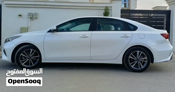 Kia Forte 2022 photo 2