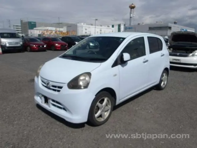 Daihatsu Mira Es X 2011 photo 2