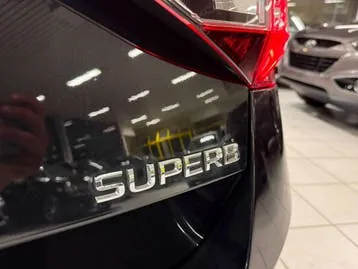 Skoda Superb 2019 photo 3