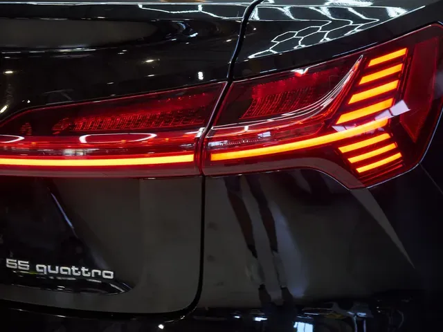 Audi E-Tron 2020 photo 4