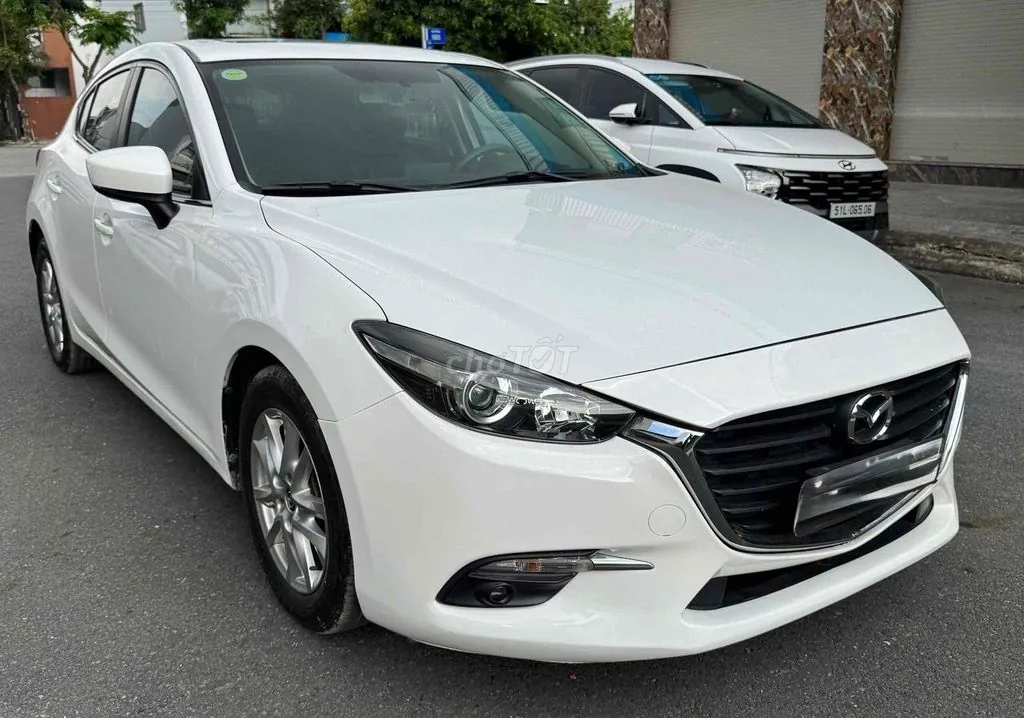 Mazda 3 2018 photo 2