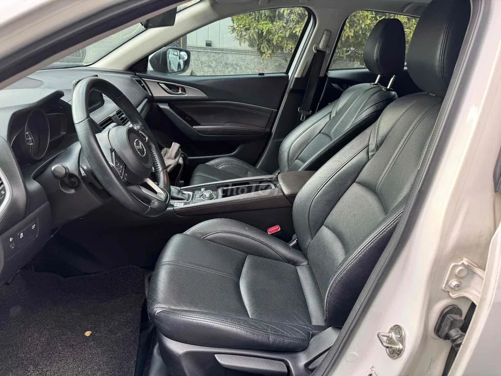 Mazda 3 2018 photo 4